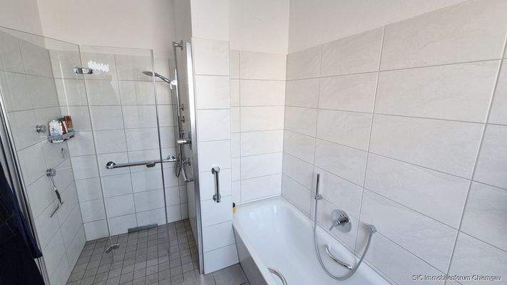 Bad mit Du. u. Wanne EG