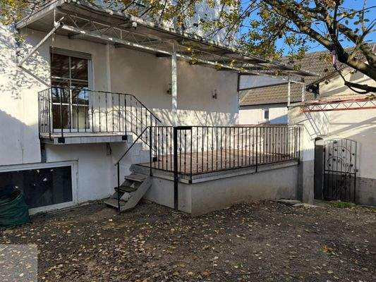 Wohnhaus -Terrasse und Outdoorbereich