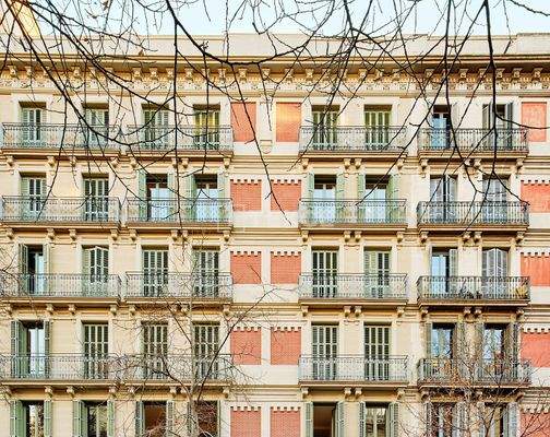 Elegant Apartments in a Restored Building in Barcelona Center
