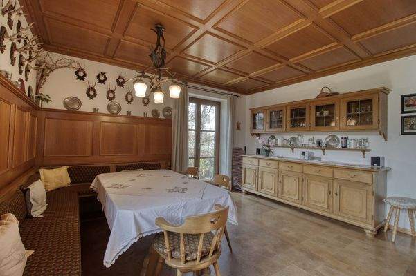 Esszimmer mit Gartenzugang