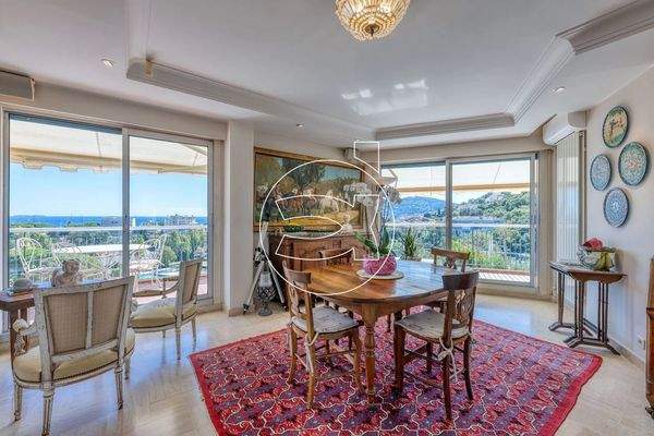  Mandelieu-la-Napoule