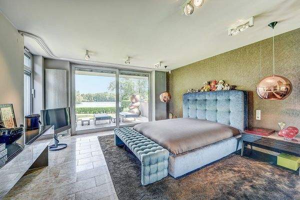 Master Bedroom im Erdgeschoss