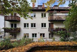 Mehrfamilienhaus mit Garten