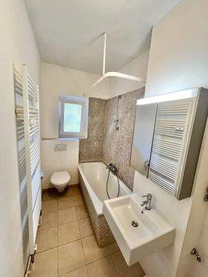 viel Platz auch im Badezimmer