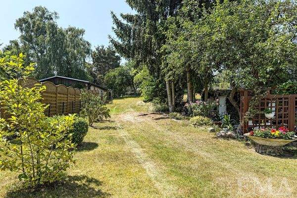 Anhöhe zum hinteren Grundstück