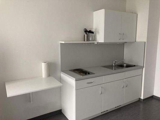 möbliert, Koch- und Essbereich