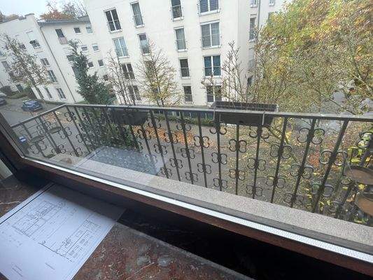 Kleiner Balkon vorne.jpg