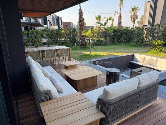 Detached Real Estate with Pool Close to Sea in Bodrum Turkbuku