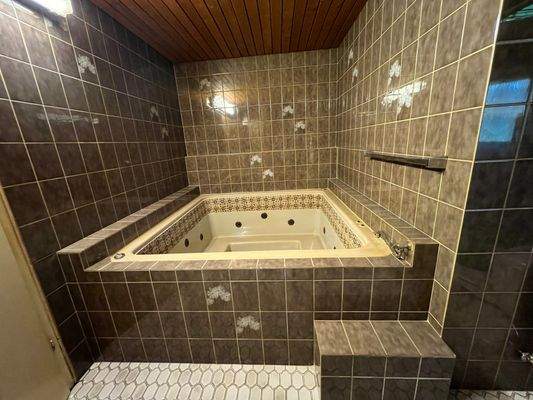 Haus-Buseck-Badezimmer EG.JPG