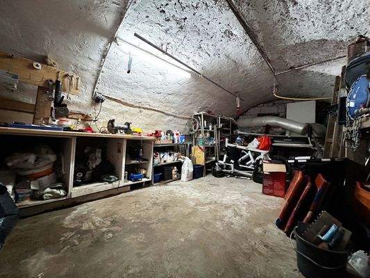 Whg 1 - Alter Gewölbekeller mit Charakter – Platz für Werkbank, Vorrat oder Ideen