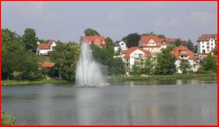Burgsee mit Fontäne