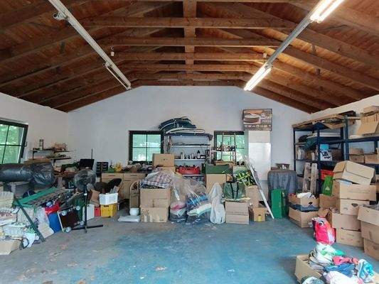 Doppelgarage mit Werkstatt