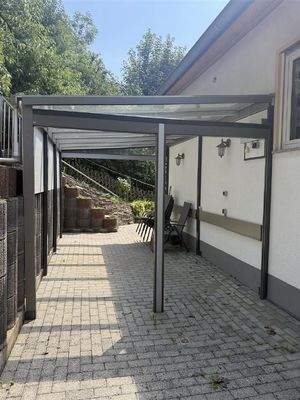 überdachter Terrassenbereich