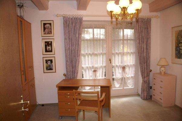 Kinder- o. 2.Schlafzimmer EG 23.JPG