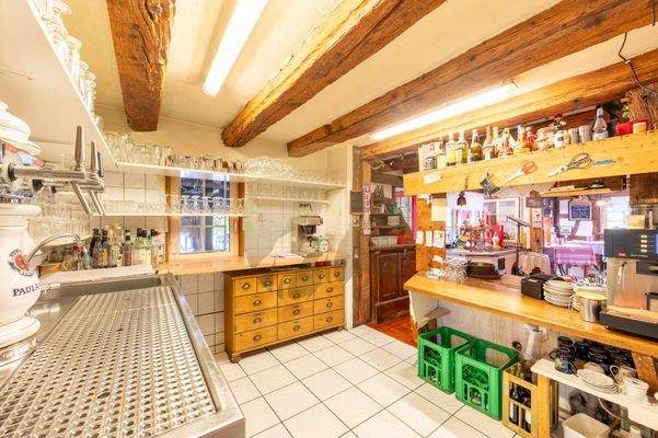 haus-restaurant-sasbachwalden-theke-wolf-immobilien