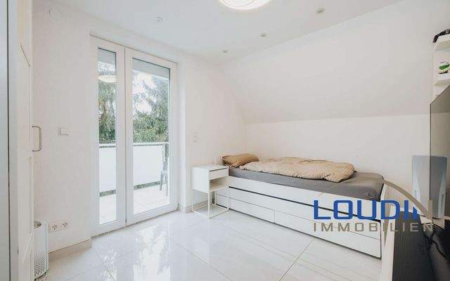 Zimmer 4 mit Balkon - OG