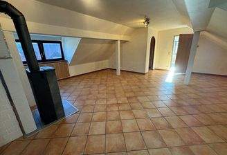 Wohn- Esszimmer - Geräumiges 3 Zimmer Appartement im Dachgeschoss mit PKW-Stellplatz Miete Grödig Salzburg