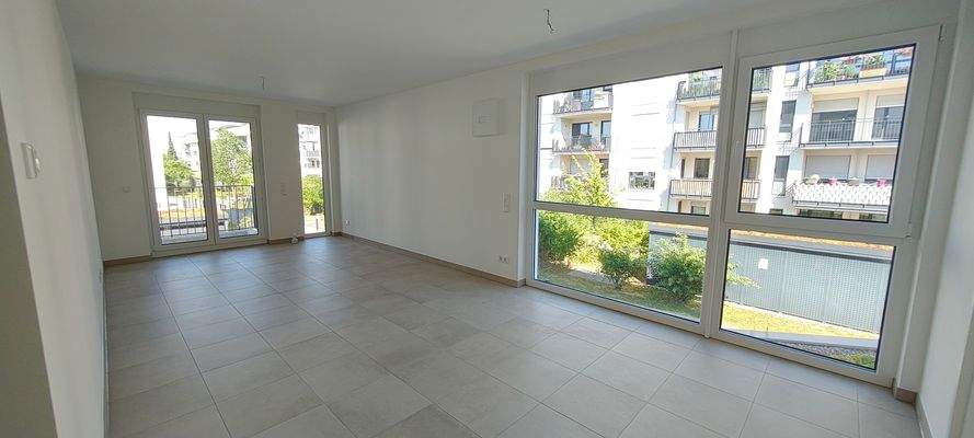 Helles großes Wohnzimmer