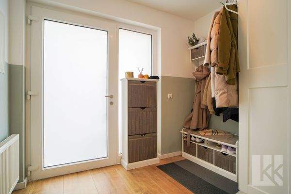 Eingangsbereich mit Garderobe und...