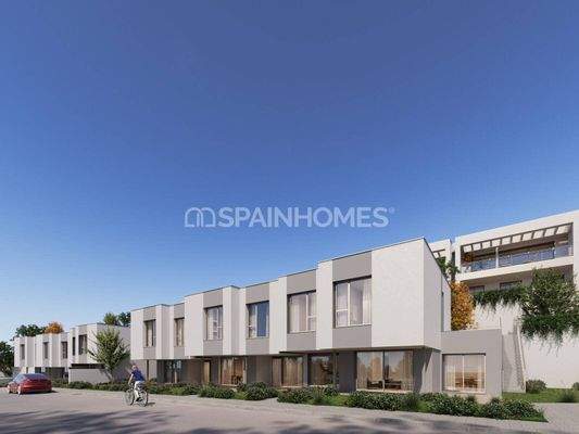 New Townhouses Near the Beach in Marbella Costa del Sol