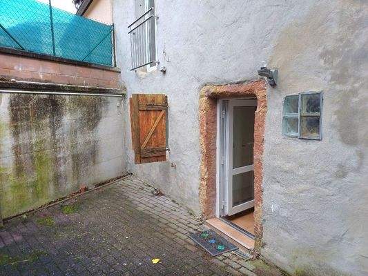 Ausgang zum Garten mit Innenhof