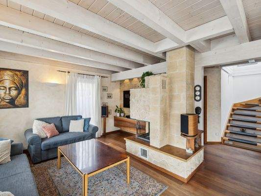 Wohnbereich mit Kamin EG