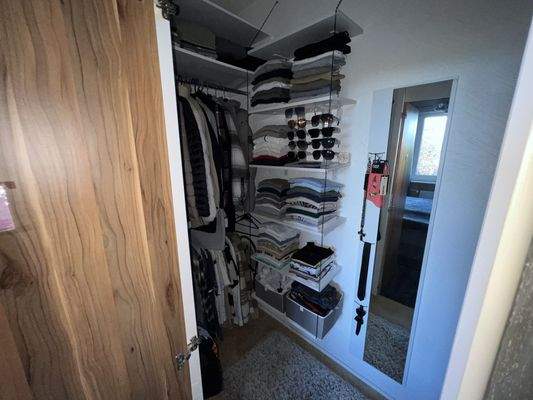 Begehbarer Kleiderschrank