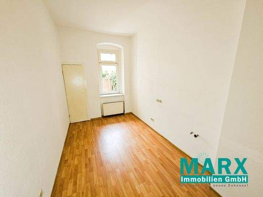 Teeküche mit Abstellkammer