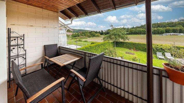 Balkon mit Blick in den Garten