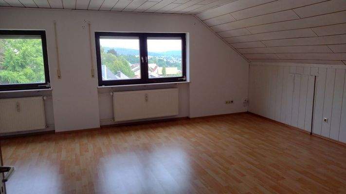 das Wohnzimmer im OG