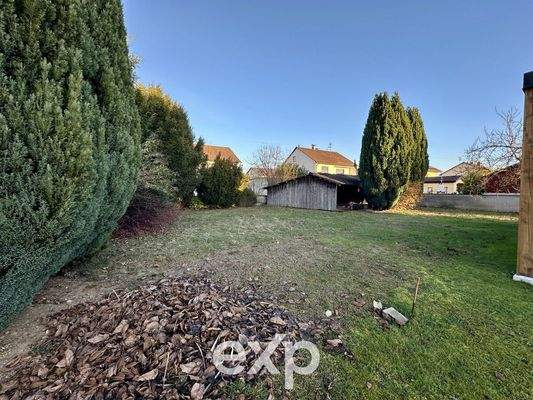 Grundstück mit Hütte 