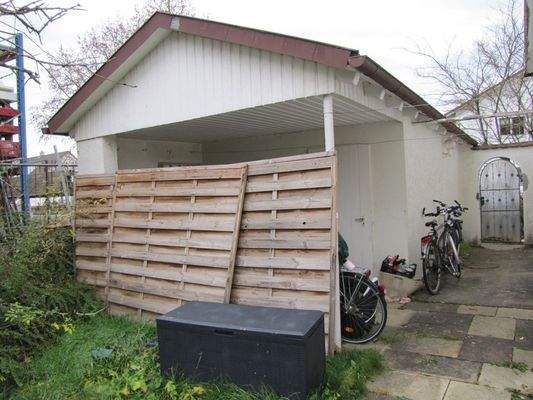 Abstellplatz hier der Garage