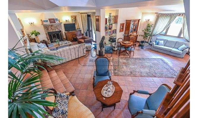 Elegante Villa mit Meerblick in der bezaubernden Hügellandschaft der Marken