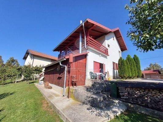 Ein Gartenhaus rundet dieses tolle Paket ab