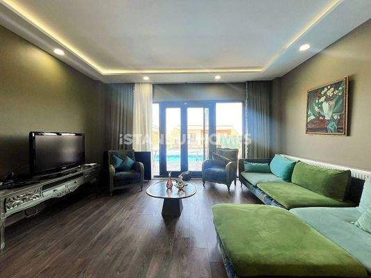4-Bedroom Villa with a Private Pool in Istanbul Buyukcekmece