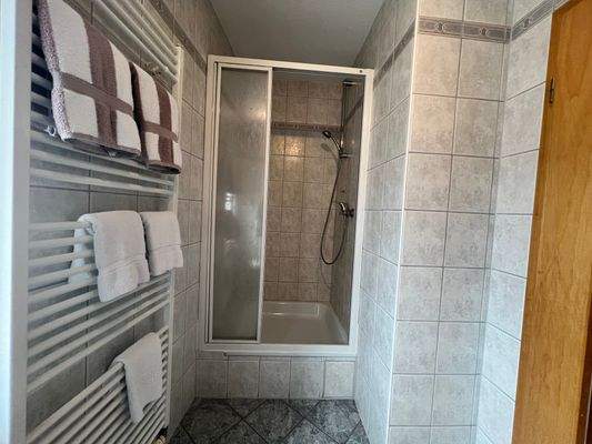 1. OG Pension Badezimmer