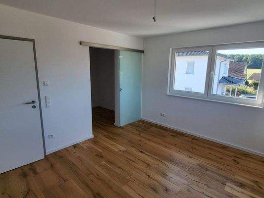 Schlafzimmer mit Ankleide.jpg