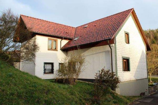 Wohnhaus 1-Rückansicht+Seitenansicht links