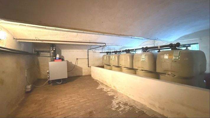 Foto-Ölheizung mit Tankanlage