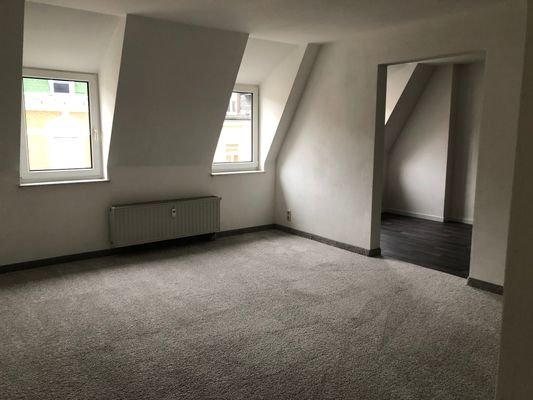 Wohnung 2OG und Dachgeschoss (10).jpg