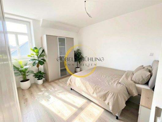 1./2. OG Rechts: Schlafzimmer