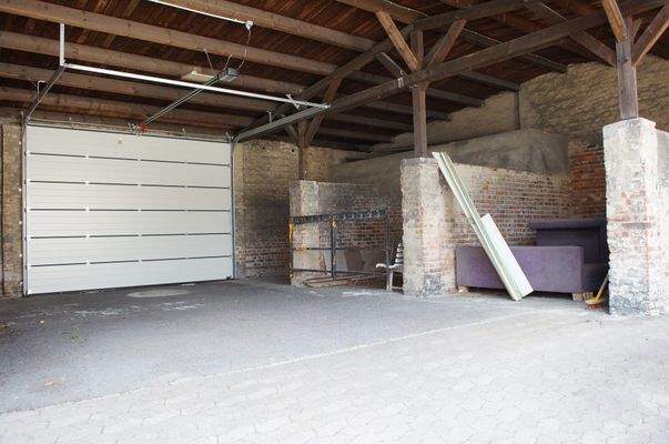 Zufahrt mit elektr. Tor