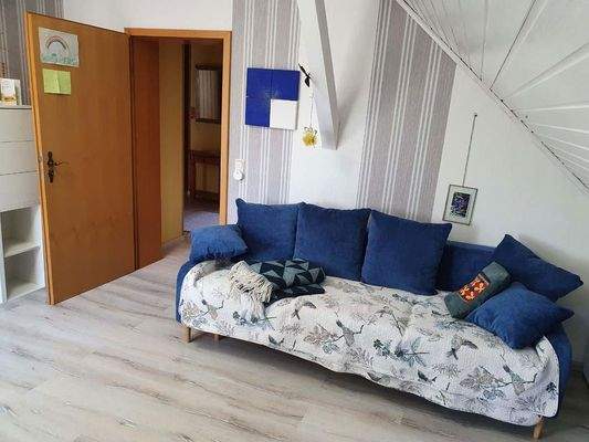 OG Zimmer 2, Gästesofa