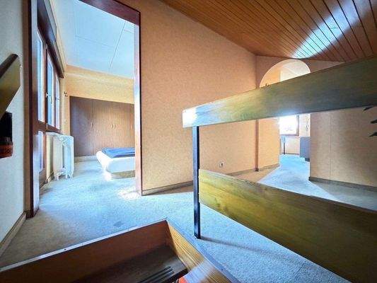 Flur OG mit Blick Schlafzimmer