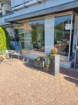 Friseursalon aussen.jpg