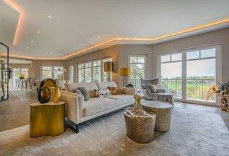 Wohnzimmer mit Blick zum Essbereich