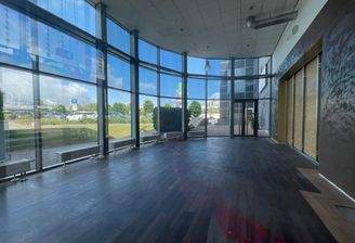 Lokalfläche mit Außeneingang