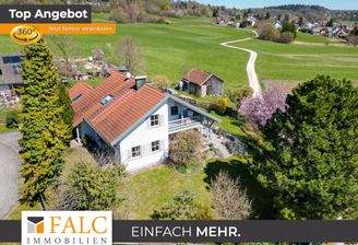 Drohne Garten mit Grundstück und Gebäude Blick Nord
