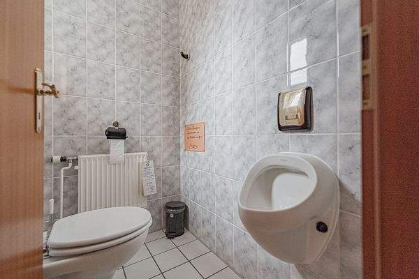 Toilette - für Kunden Gegenansicht.jpg