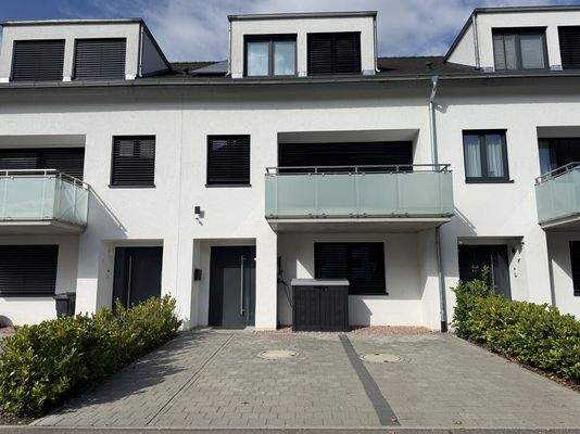 Ansicht mit Stellplätzen